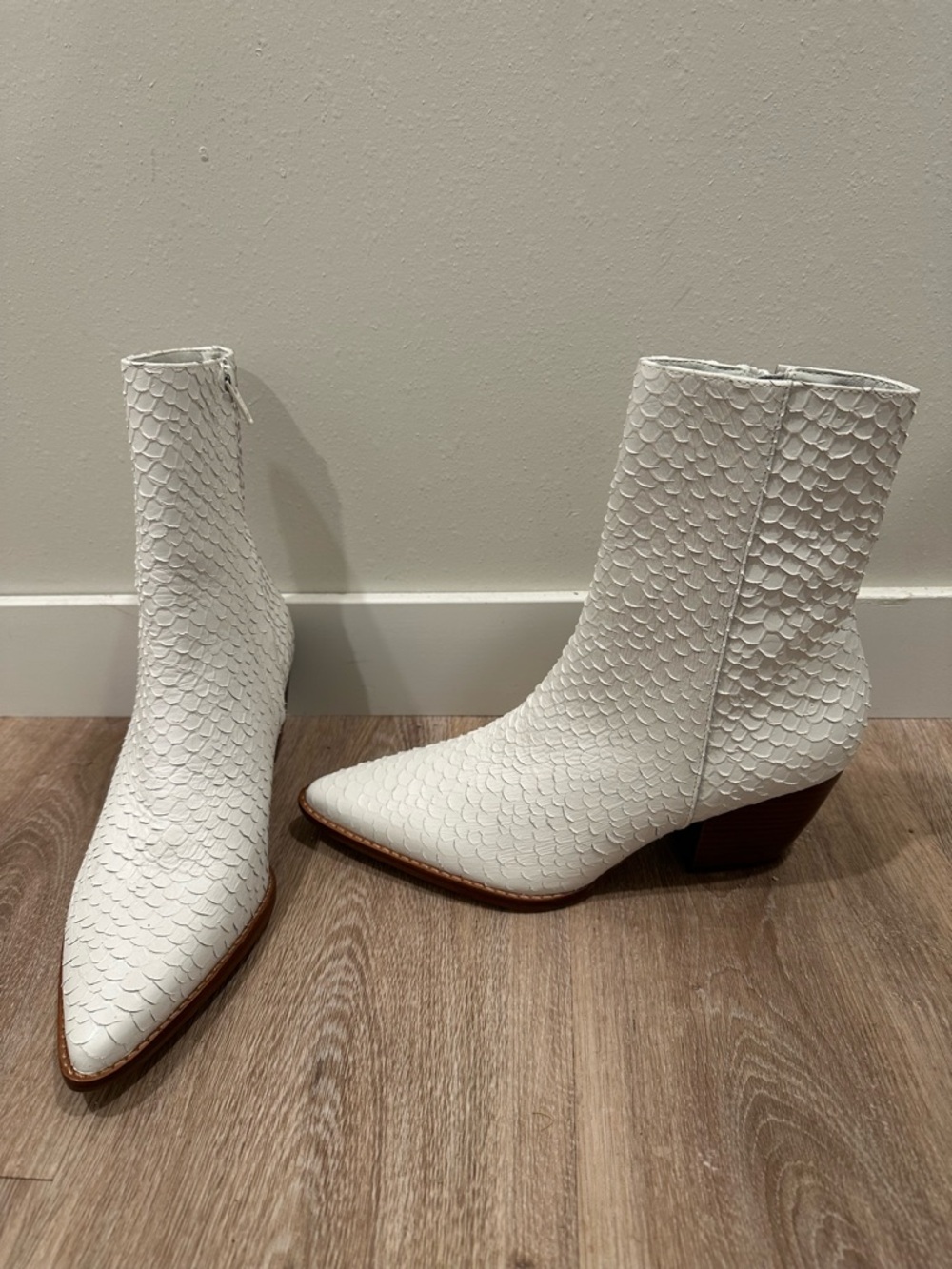 Brand NEW size 7.5 Matisse Women's Caty Boots- made in Brazil-these are stunning